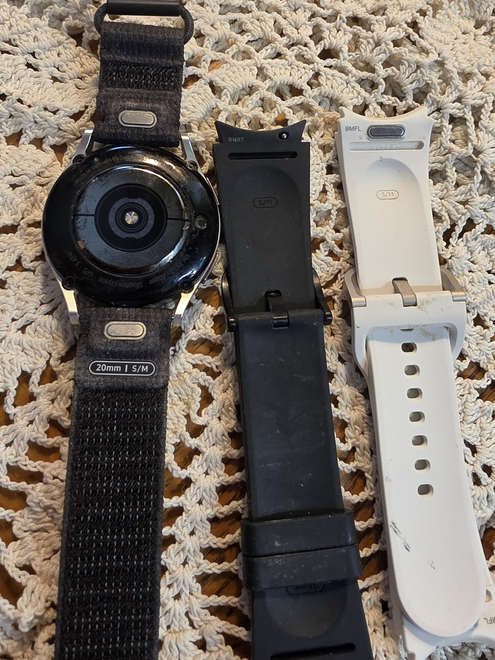 Samsung Galaxy Watch6 EUC with Charger and 3 Bands - Picture 4 of 5